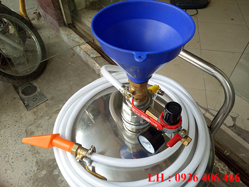 bình bọt tuyết rửa xe