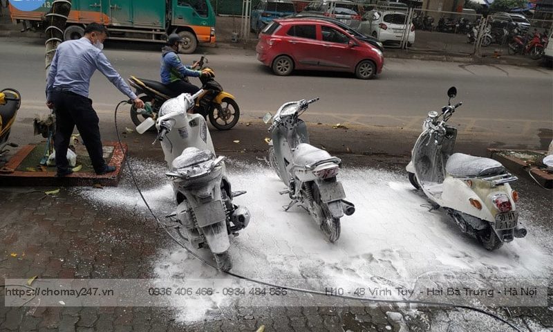 Sử dụng máy rửa xe tiết kiệm nước