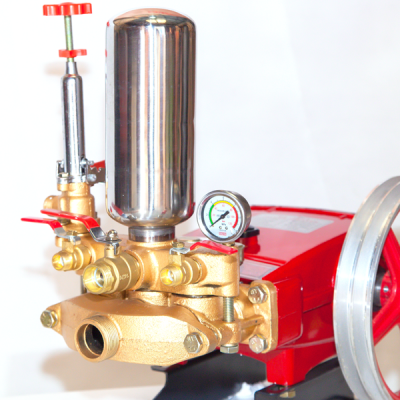Cận cảnh đầu bơm rửa xe cao áp HL120
